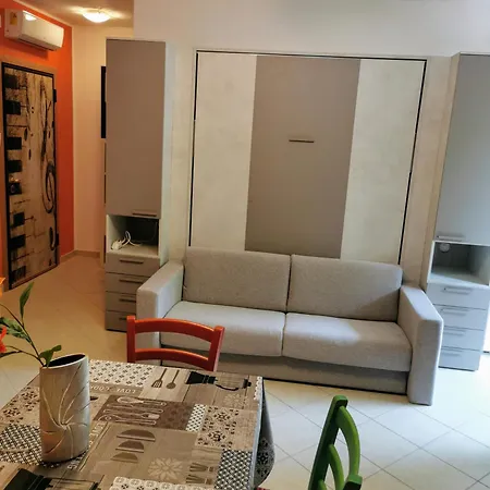 700 Mt Dal Mare, Monolocale Con Box Privato Ρίμινι