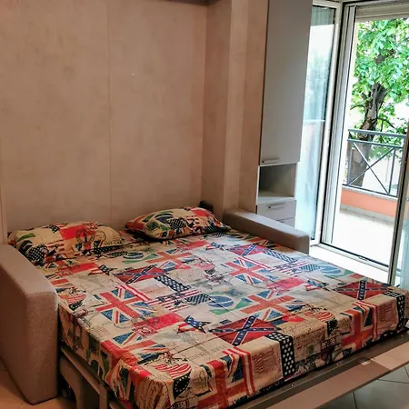 Apartment 700 Mt Dal Mare, Monolocale Con Box Privato Rimini